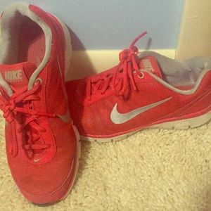 Nike tennis shoes
